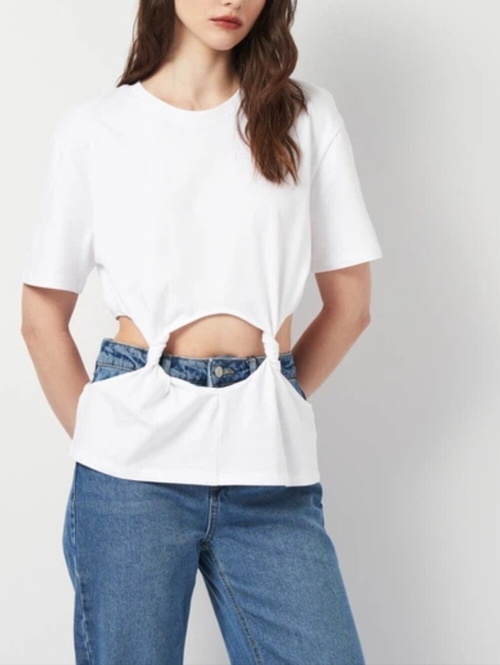 Zara White Short-Sleeve Knot Cutout Tee Size M
